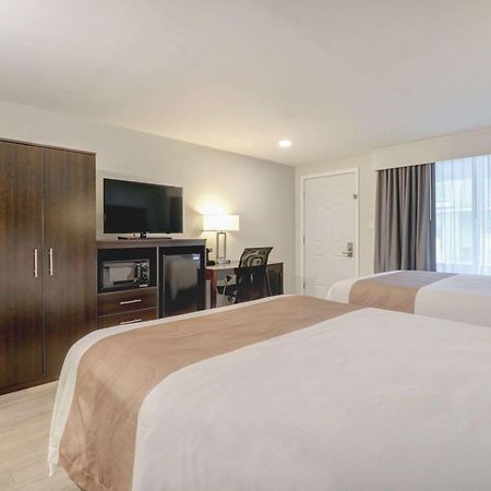 Quality Inn & Suites Lincoln Ngoại thất bức ảnh